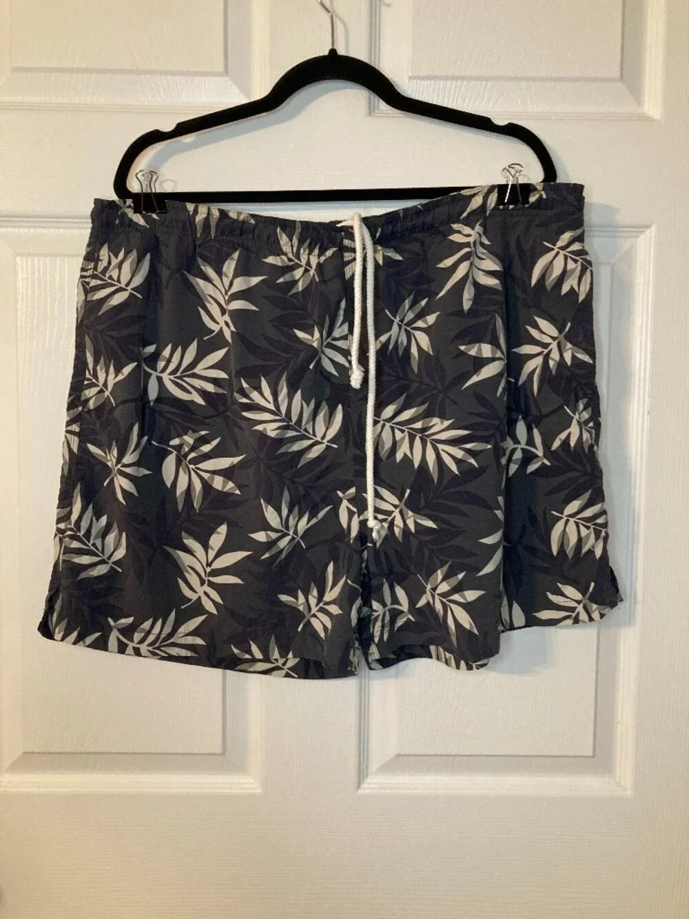 Vintage Tommy Bahama Men's Dark Blue Palm Leaf Print Swim Trunks - Size XXL